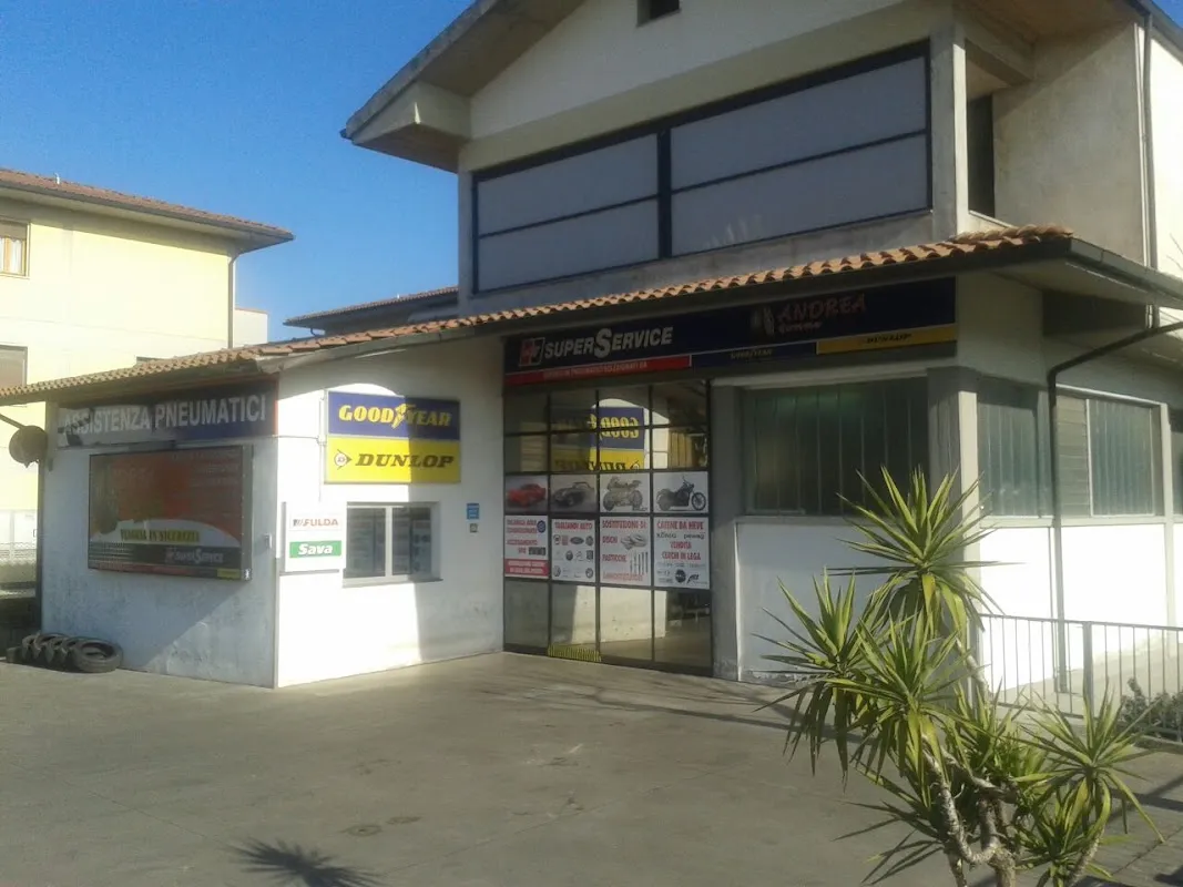 Andrea Gomme di Andrea Fanteria Centro SuperService - Immagine 1