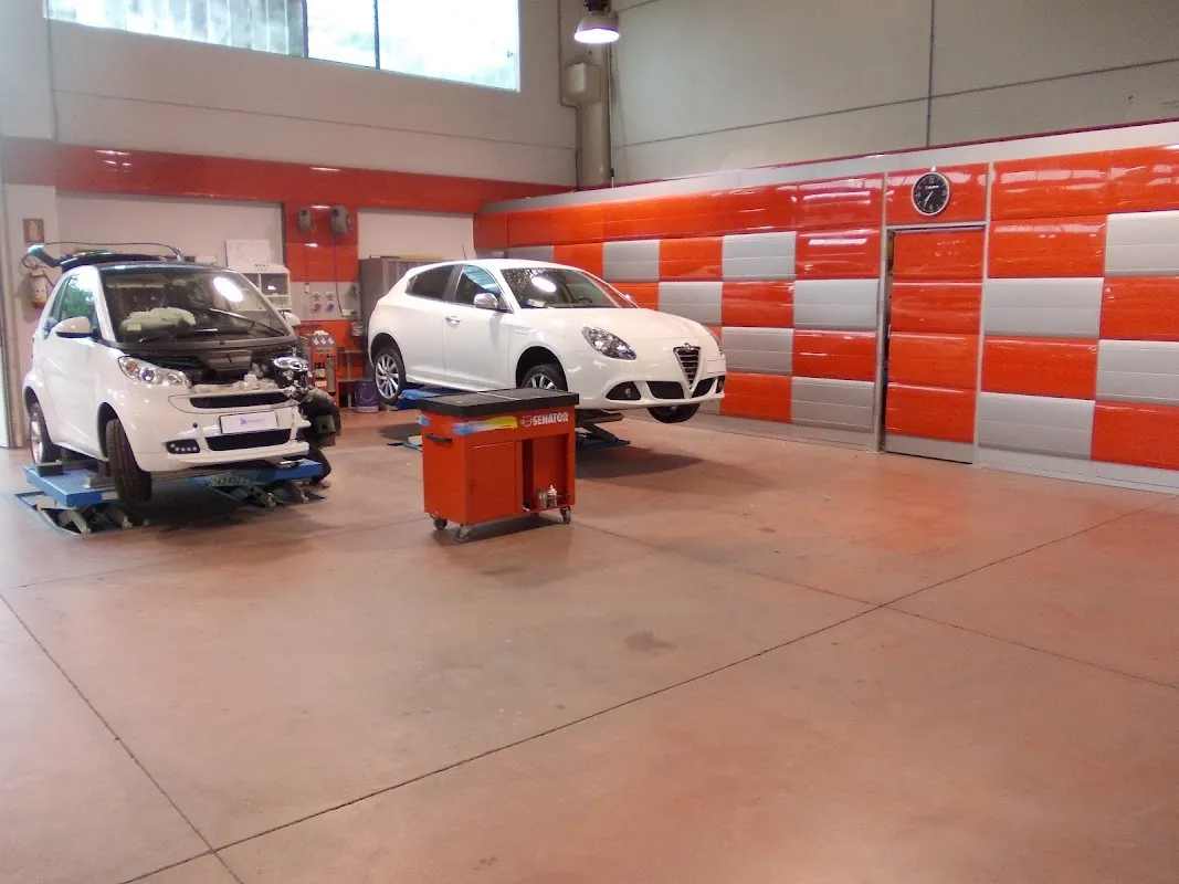 Autocarrozzeria Marangon sas - Immagine 1