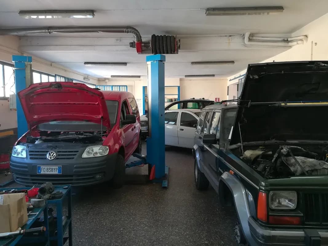 Carrozzeria Officina Gommista Alessandro Bandinelli - Immagine 1