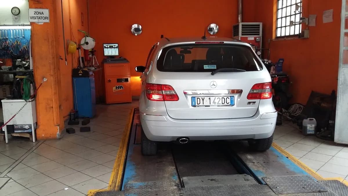 Autofficina Piet Di D'Eboli Salvatore - Immagine 1