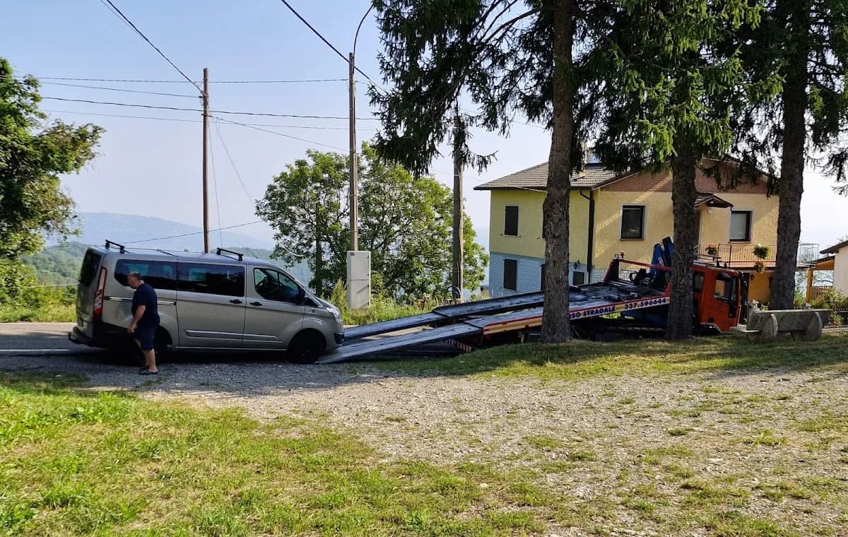Autocarrozzeria Riccò - Immagine 1