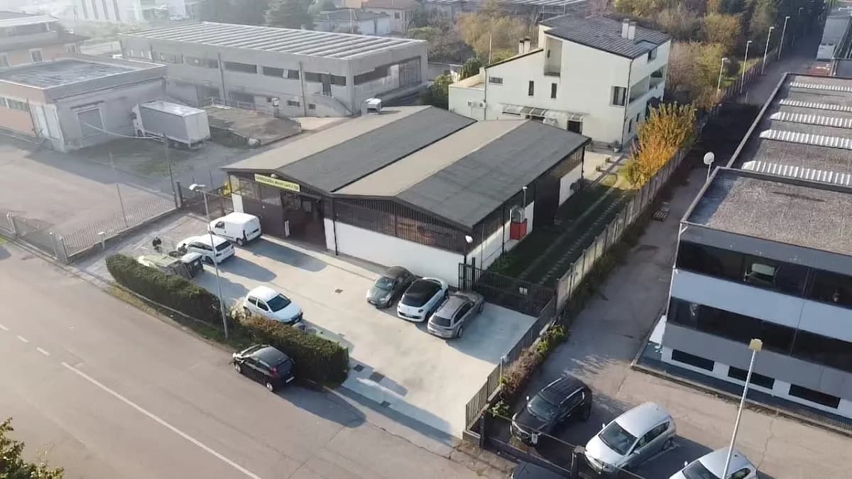 Autocarrozzeria Meroni Carlo - Immagine 1