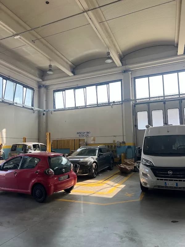 Autocarrozzeria Il Ponte Di Ferro Querceta - Immagine 1