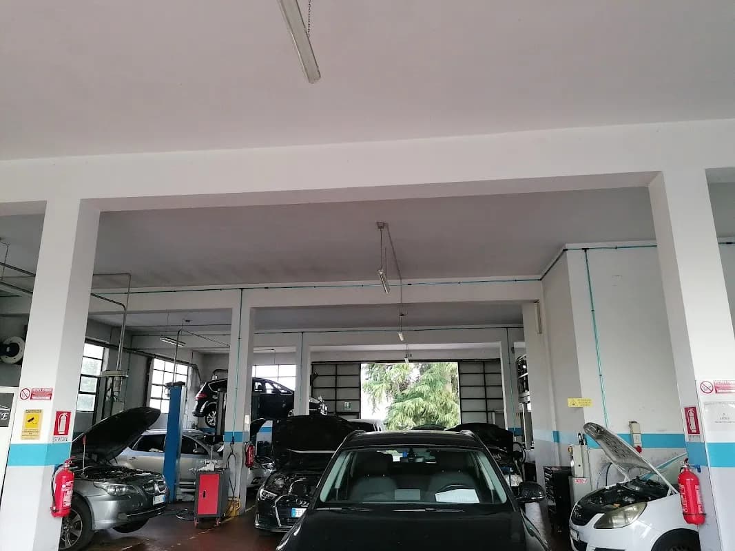 CAR SERVICE - Immagine 1