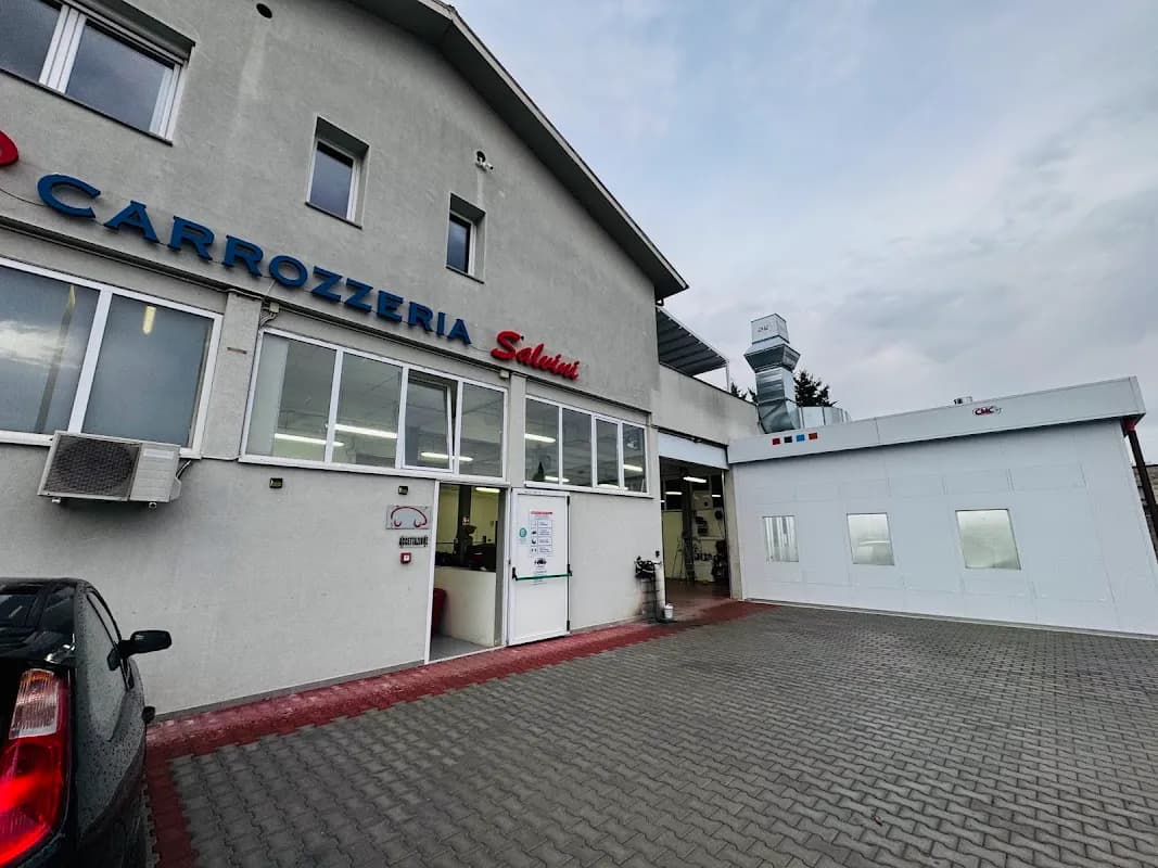 Autocarrozzeria Salvini S.n.c. - Immagine 1
