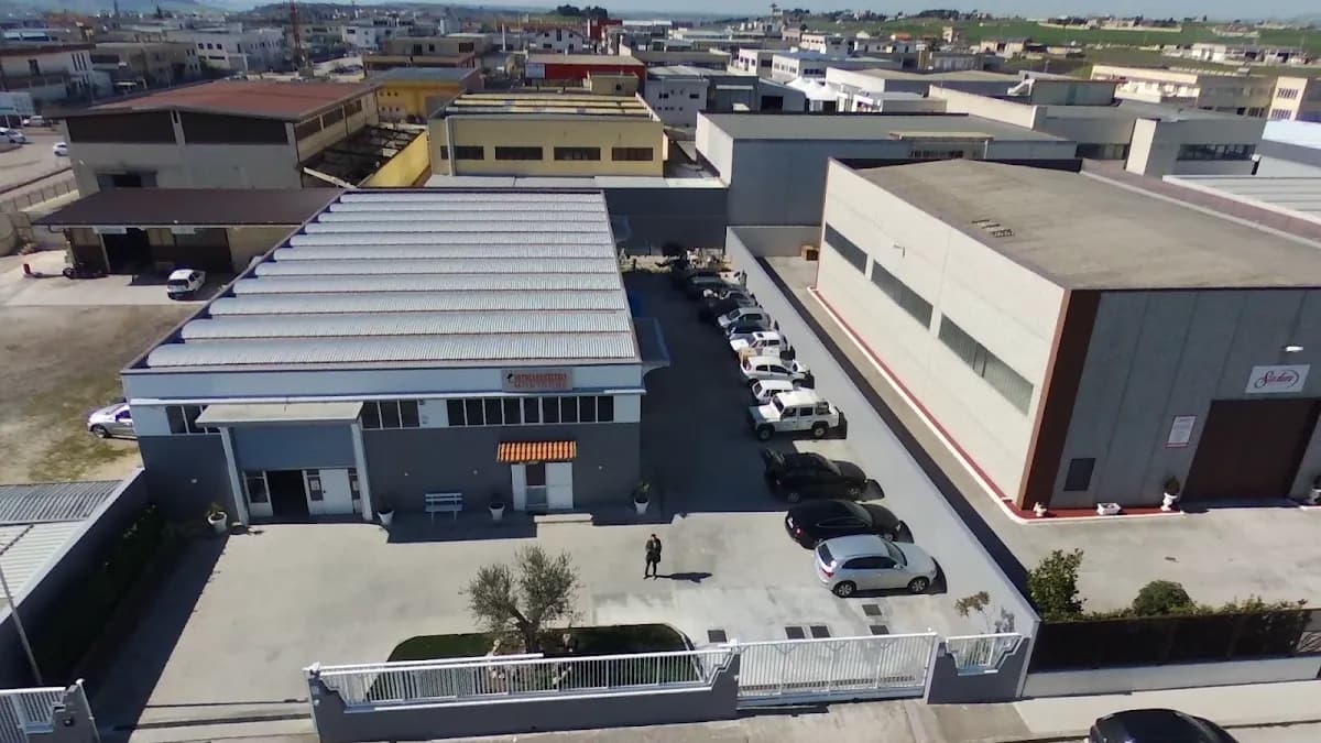 Autocarrozzeria M.G. di Montrone Gerardo - Immagine 1