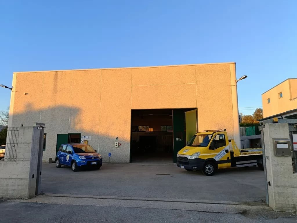 Autocarrozzeria F.lli Centorame S.A.S. - Immagine 1
