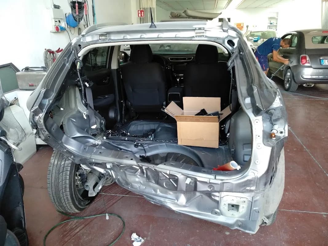 Autocarrozzeria Di Vito Di Enzo Di Vito - Immagine 1