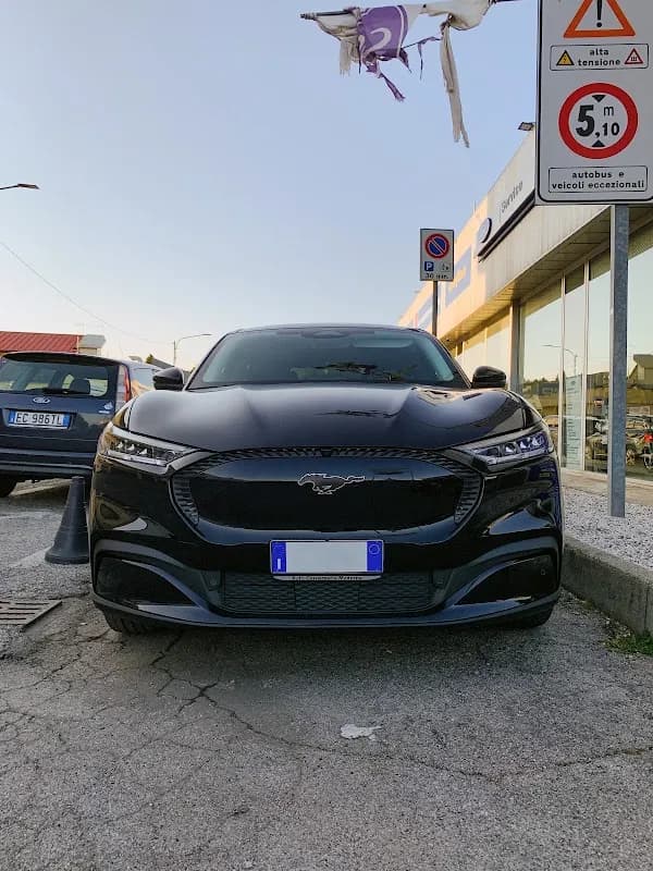 Autocarrozzeria Moderna S.R.L. - Immagine 1
